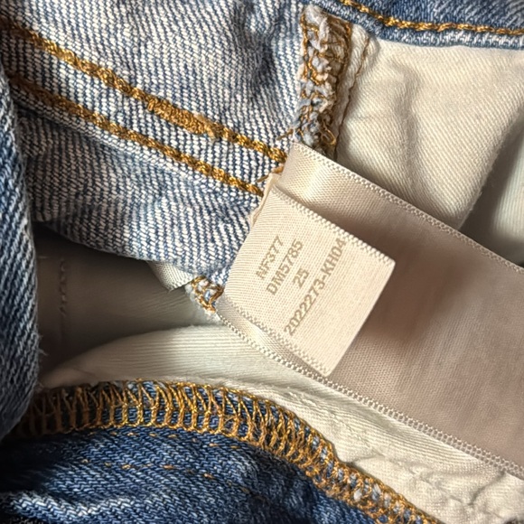 Madewell The Perfect Vintage Flare Jean in Delavan Wash
Size 25 - Picture 12 of 12